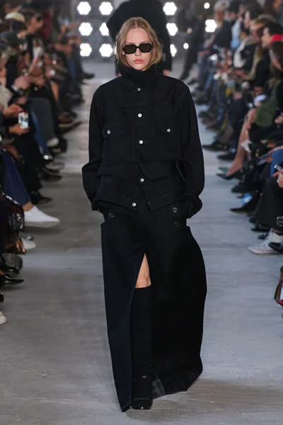 Look 30